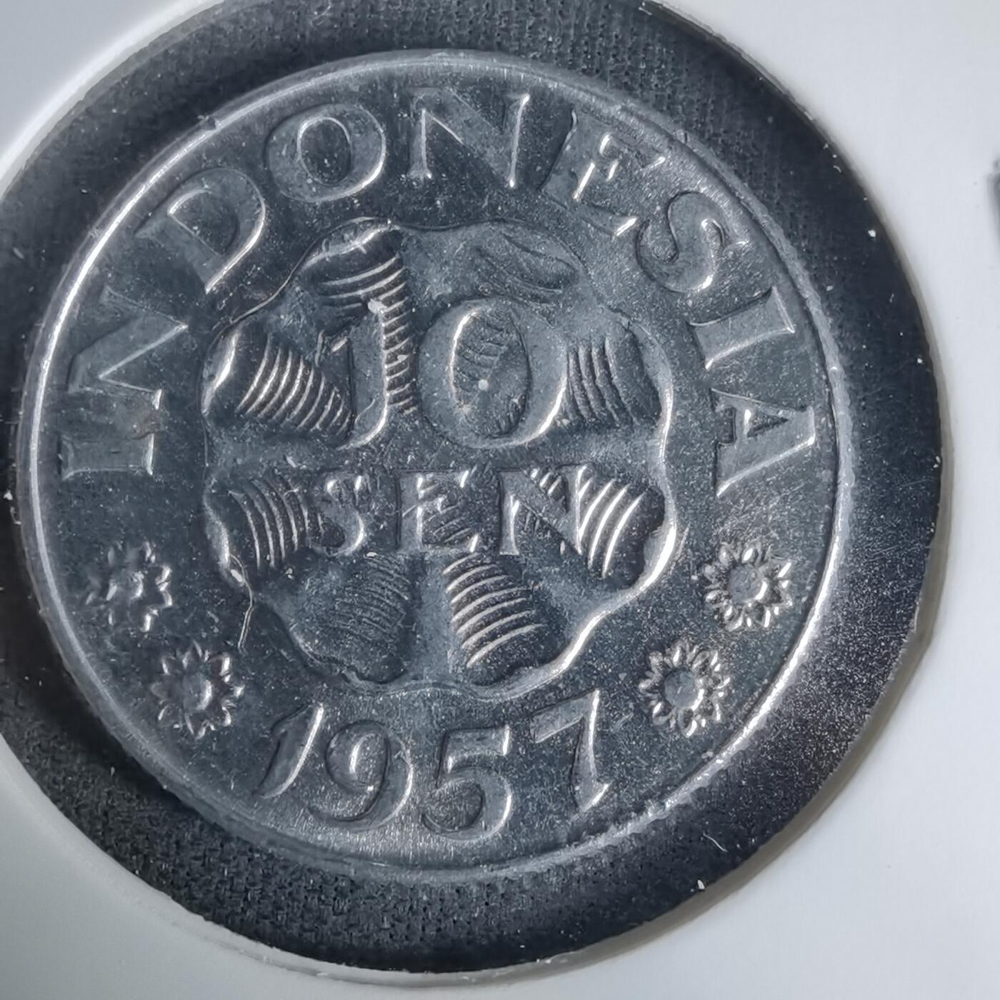 沼泽如烟--第1035场 印度尼西亚1957年十分