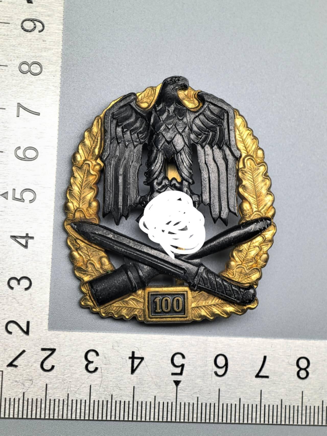 小驴勋章奖章收藏3月28日周六晚六点拍卖（珍爱和平，收藏战争，铭记历史，勿忘国耻，忠党爱国。有偿代拍，送拍规则在简介最后，参拍须阅读规则后再参拍，关系到运费包装发货时效真假辨别等关键信息，拍卖时不再发原图，看大图店主微信码在拍卖店铺介绍里） 现代工艺品 100次突击奖章 非原品