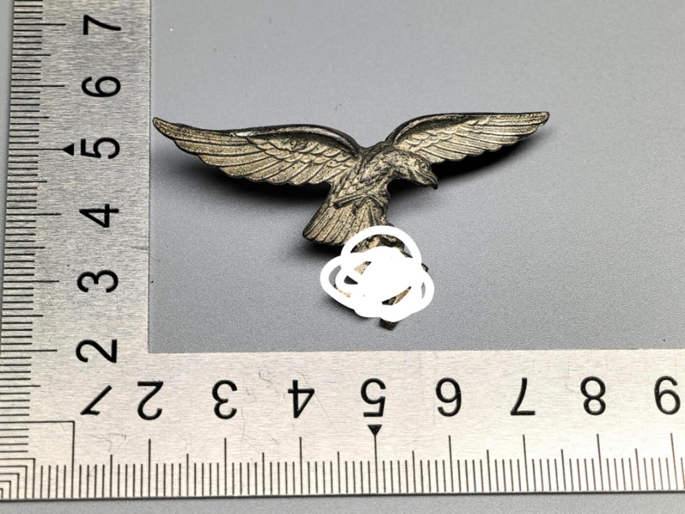 小驴勋章奖章收藏3月28日周六晚六点拍卖（珍爱和平，收藏战争，铭记历史，勿忘国耻，忠党爱国。有偿代拍，送拍规则在简介最后，参拍须阅读规则后再参拍，关系到运费包装发货时效真假辨别等关键信息，拍卖时不再发原图，看大图店主微信码在拍卖店铺介绍里） 现代工艺品 空军帽徽 非原品