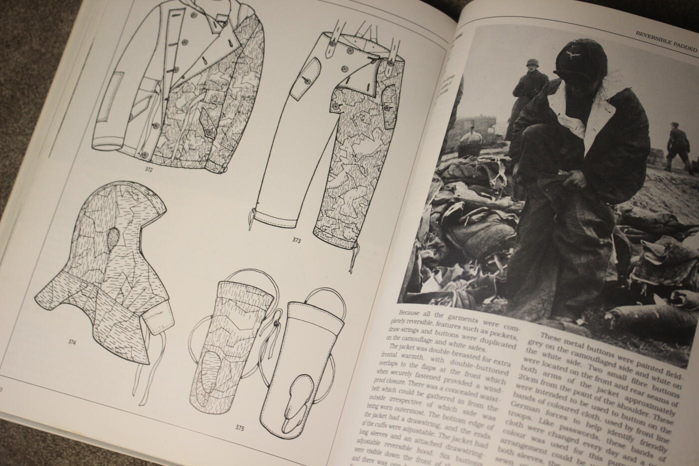 2026.4.2德系小拍卖 德三空军大全，两册合计约500多页，图文并茂详细介绍了各种式样以及工艺细节等，封面轻微痕迹，内页完好