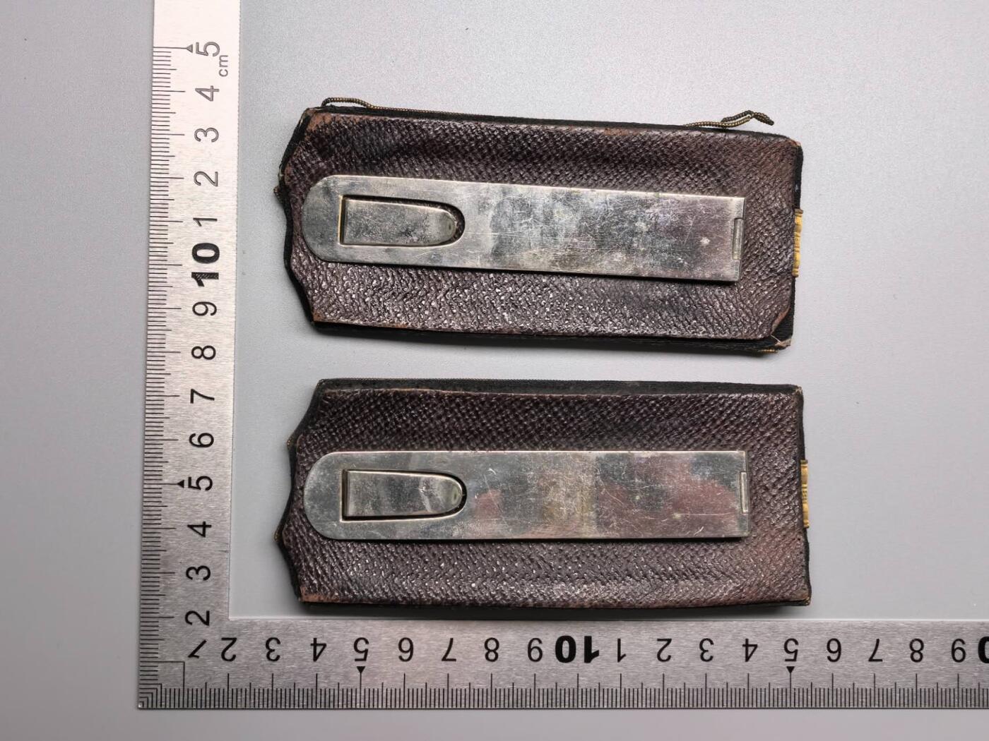 小驴勋章奖章收藏3月28日周六晚六点拍卖（珍爱和平，收藏战争，铭记历史，勿忘国耻，忠党爱国。有偿代拍，送拍规则在简介最后，参拍须阅读规则后再参拍，关系到运费包装发货时效真假辨别等关键信息，拍卖时不再发原图，看大图店主微信码在拍卖店铺介绍里）