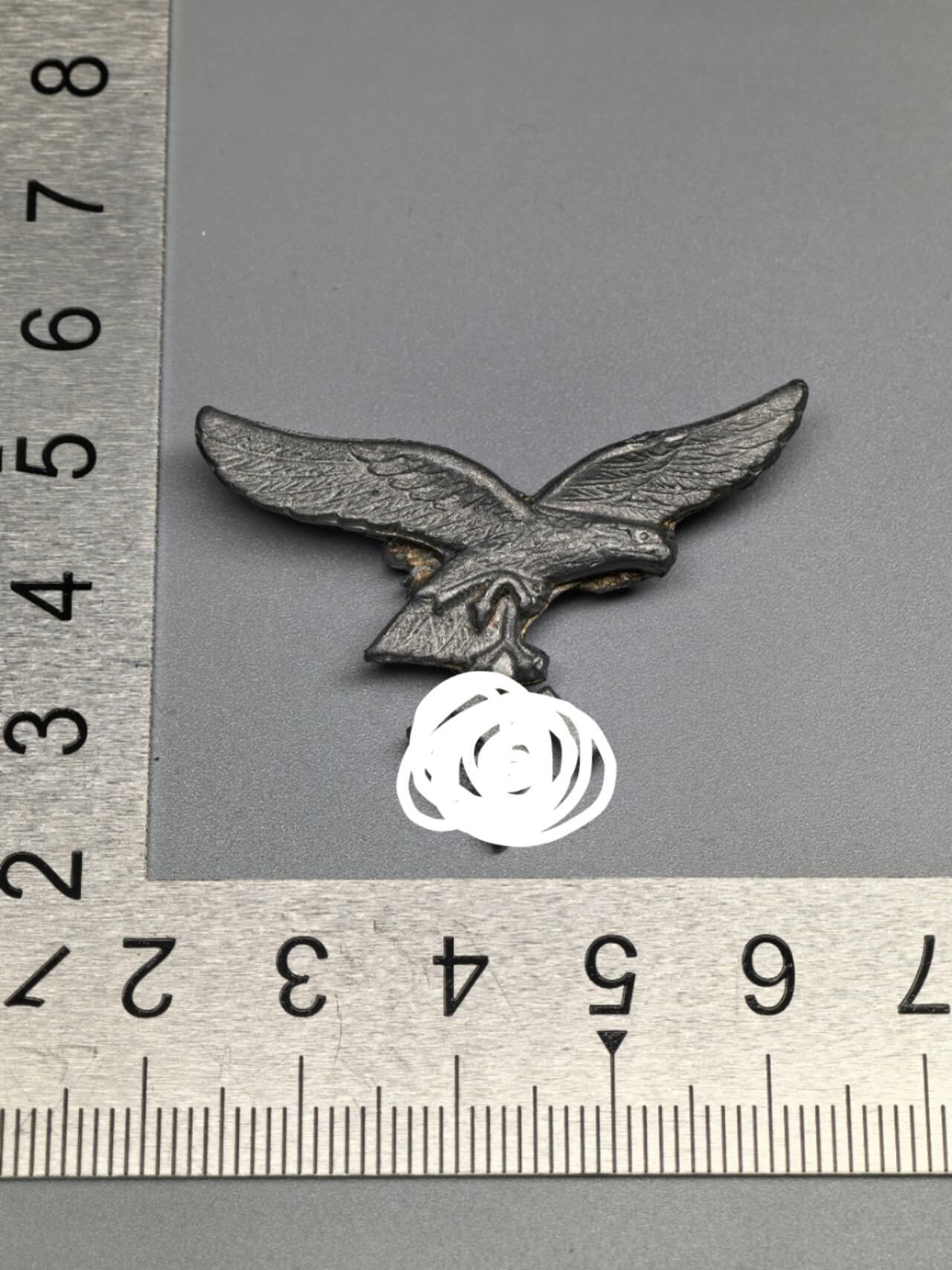 小驴勋章奖章收藏3月28日周六晚六点拍卖（珍爱和平，收藏战争，铭记历史，勿忘国耻，忠党爱国。有偿代拍，送拍规则在简介最后，参拍须阅读规则后再参拍，关系到运费包装发货时效真假辨别等关键信息，拍卖时不再发原图，看大图店主微信码在拍卖店铺介绍里） 现代工艺品 空军帽徽 非原品