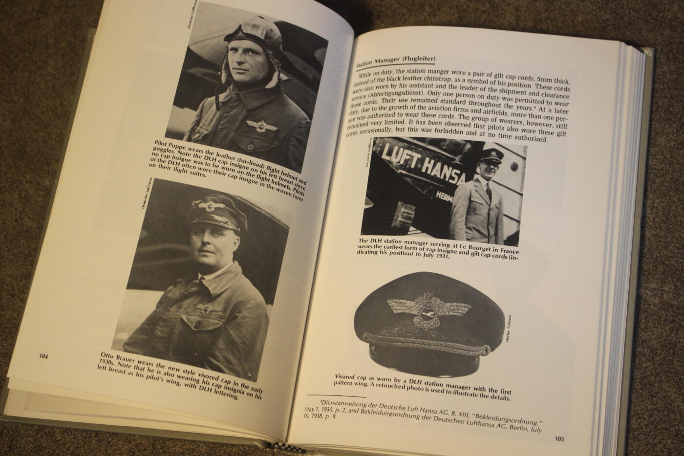 2026.4.2德系小拍卖 德三军帽大全，两册合计约650页，详细介绍了各种式样以及工艺细节等，封面轻微痕迹，内页完好