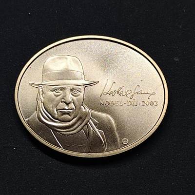 【全场包邮】纯粹捡漏拍517场 - 【少见】匈牙利2022年2000福林诺贝尔文学奖得主凯尔泰斯·伊姆雷纪念币-量4000