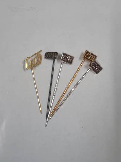 韵星假日军品类拍卖第49期 -- Rimey Holidays Militaria Auction 49 - 民主德国插针一组