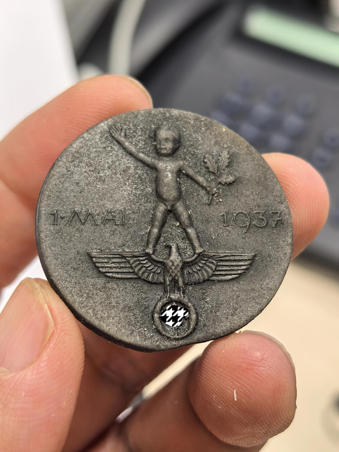 博洋堂“芳菲春韵”3月精品大拍专场暨第166期（全场包邮） PCGS SP63 唯一冠军分！德国1937年五一劳动节系列60mm巨大银章！慕尼黑造币厂出品，和元首50大寿大银章一个系列，数量更稀有更珍贵！赠送铝制佩戴章。