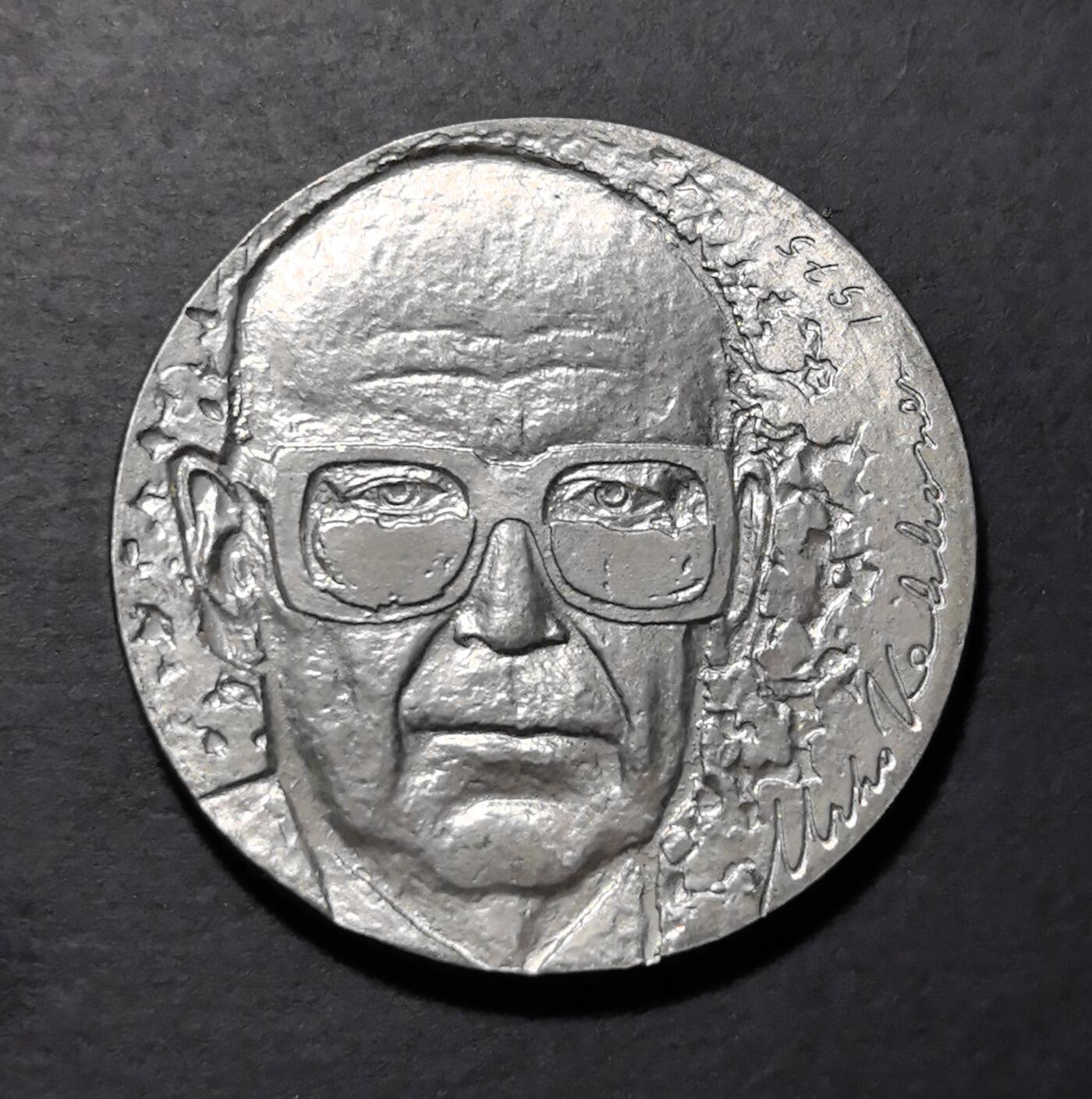 外国优质老铜币银币苏联纪念章，每周六晚九点倒数截拍，满百包邮可寄存，持续收拍 芬兰1975年乌科・韦赫马10 马克纪念银币，独特粗犷浮雕工艺，一面是北国森林风光，一面是伟人肖像，兼具艺术美感与历史纪念价值，收藏稀缺性高。