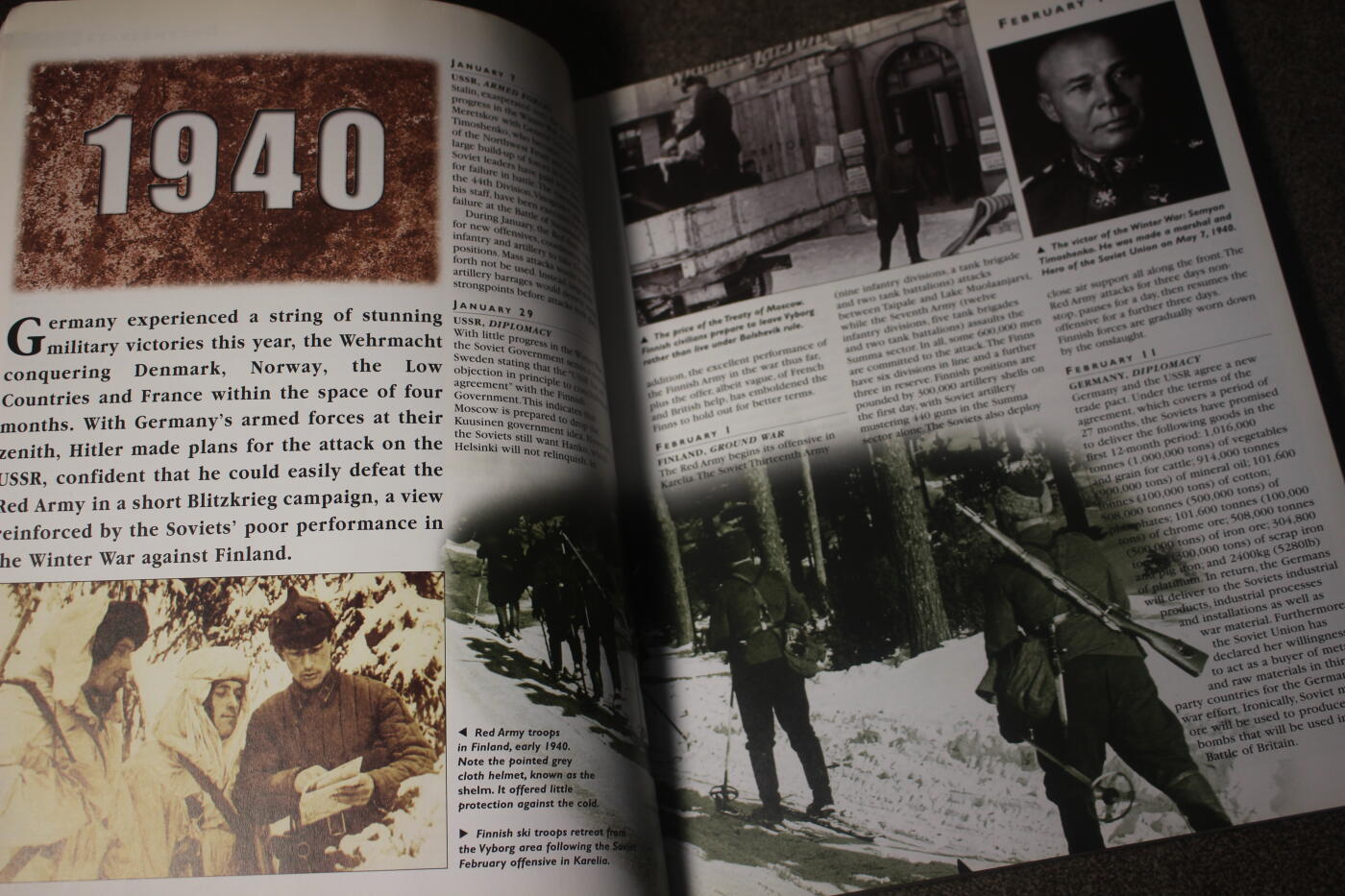 2026.4.2德系小拍卖 东线1941-1945，全书190页，按照时间顺序介绍了苏德双方的大小战役情况，图片丰富，纸张有一些年代痕迹，无缺损