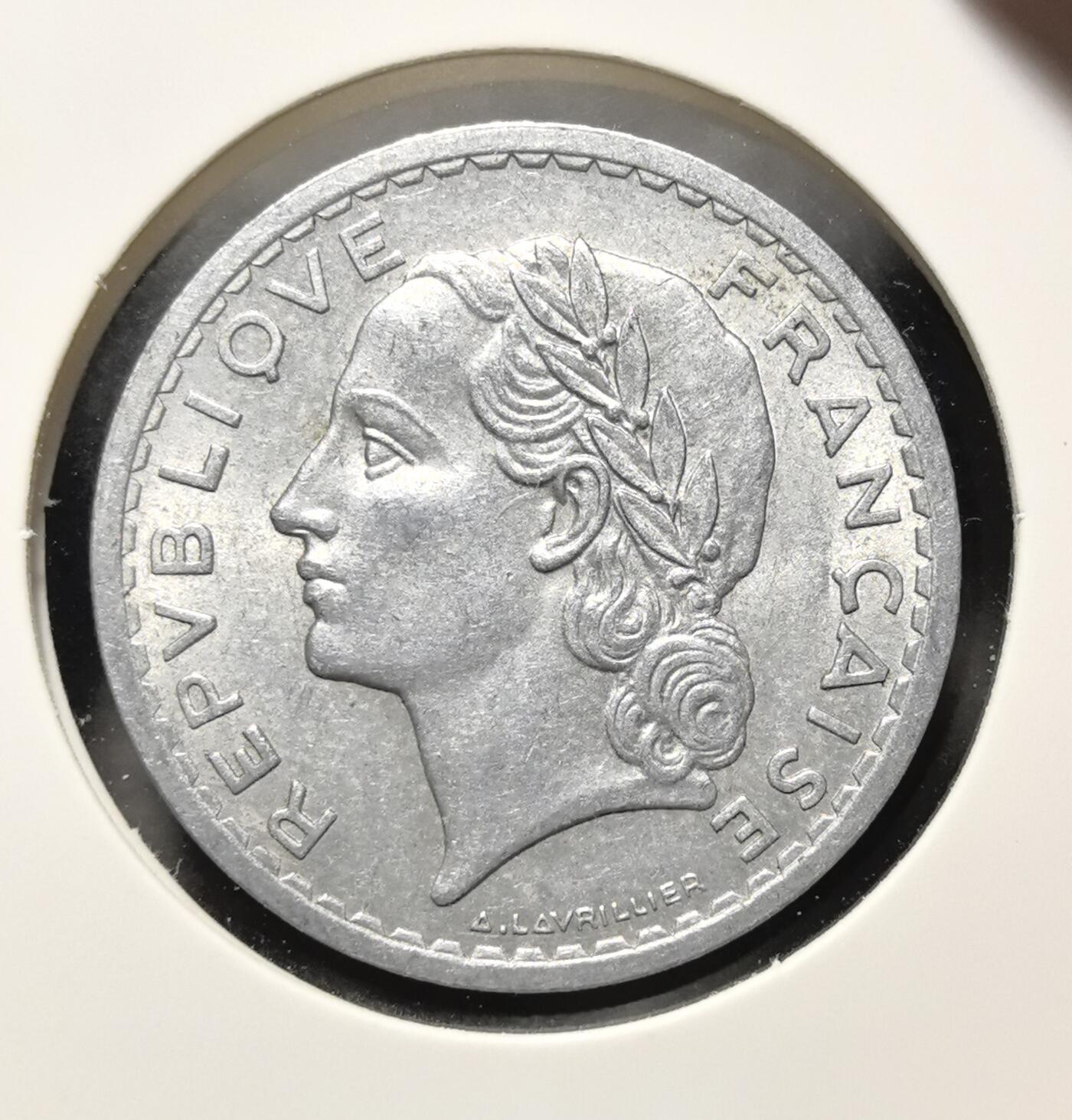 外国优质老铜币银币苏联纪念章，每周六晚九点倒数截拍，满百包邮可寄存，持续收拍