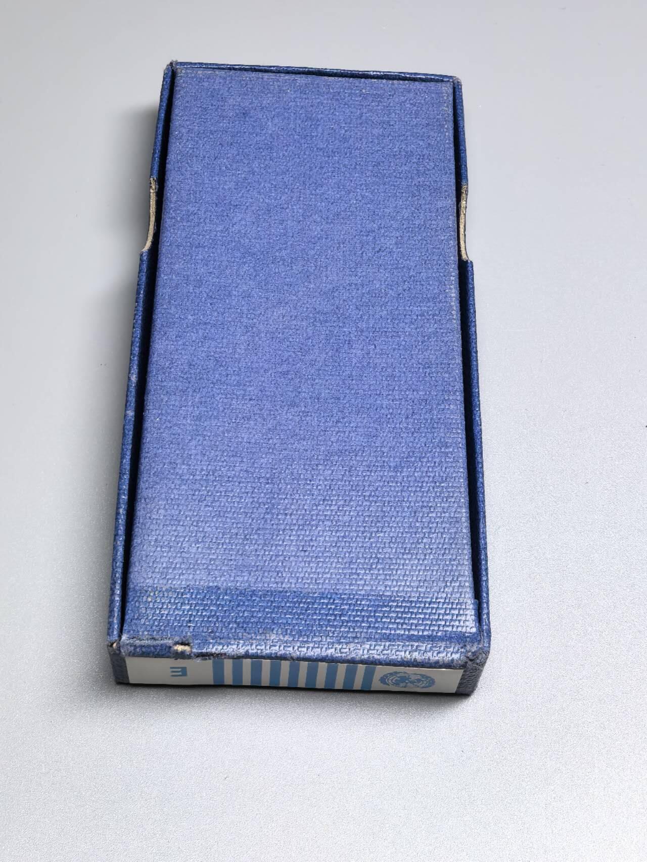 小驴勋章奖章收藏3月28日周六晚六点拍卖（珍爱和平，收藏战争，铭记历史，勿忘国耻，忠党爱国。有偿代拍，送拍规则在简介最后，参拍须阅读规则后再参拍，关系到运费包装发货时效真假辨别等关键信息，拍卖时不再发原图，看大图店主微信码在拍卖店铺介绍里）