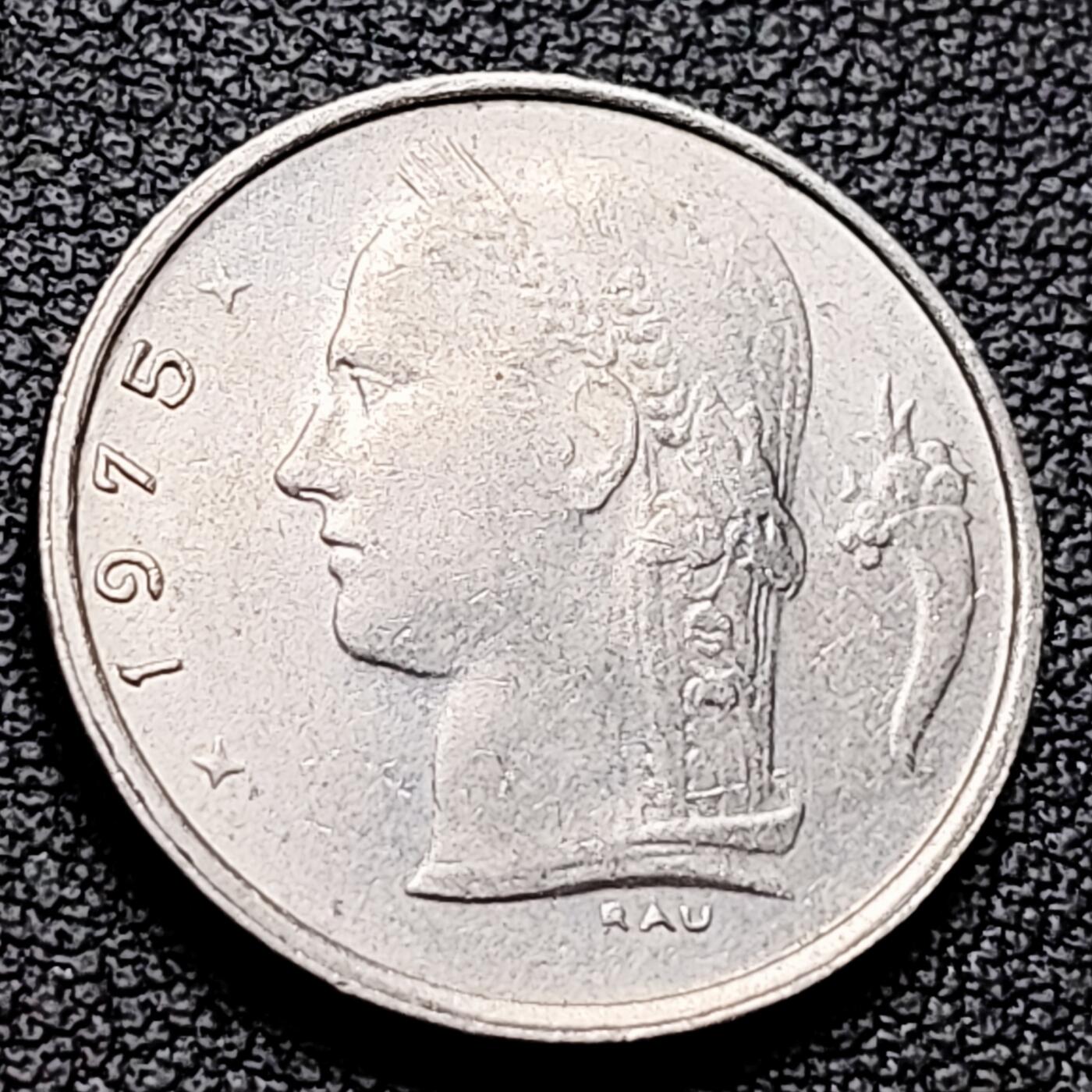 泉币菌-第216场-拍品多 请提前出价 。