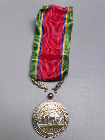 小驴勋章奖章收藏3月28日周六晚六点拍卖（珍爱和平，收藏战争，铭记历史，勿忘国耻，忠党爱国。有偿代拍，送拍规则在简介最后，参拍须阅读规则后再参拍，关系到运费包装发货时效真假辨别等关键信息，拍卖时不再发原图，看大图店主微信码在拍卖店铺介绍里） - 泰国白象奖章