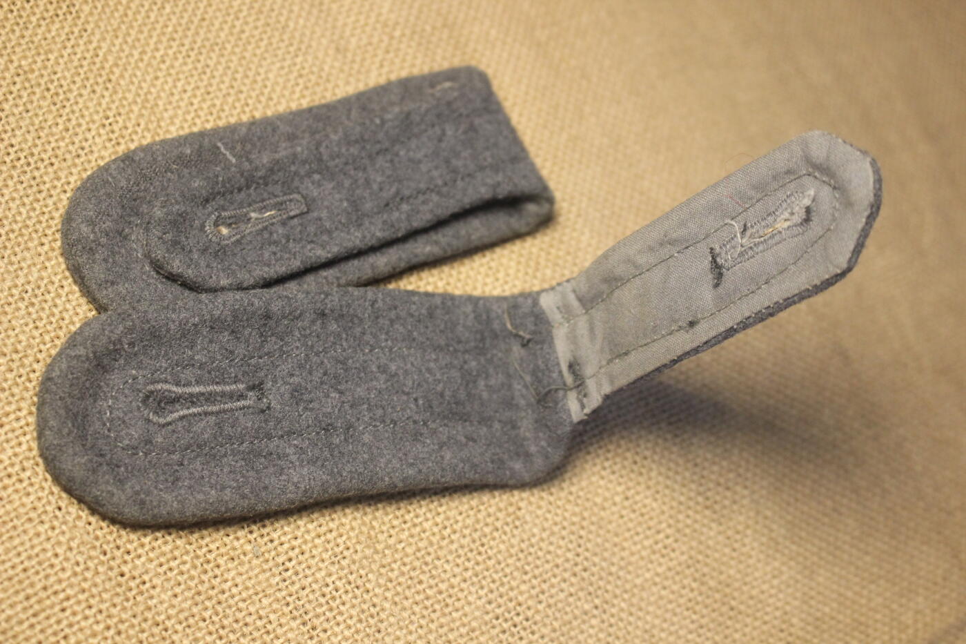 2026.4.2德系小拍卖 德三士兵至士官作战服软肩，原野灰色毛呢材质，库存品相