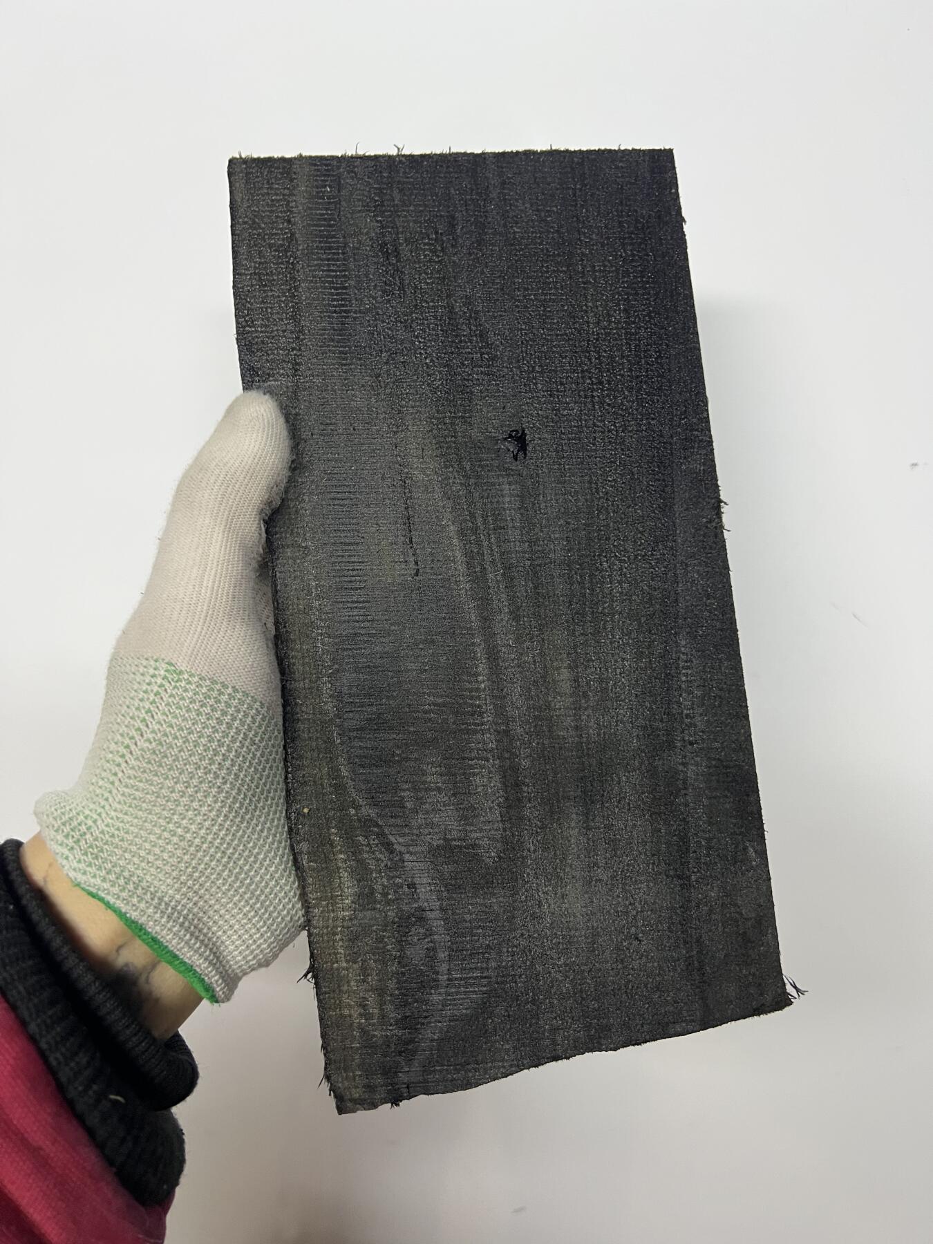 零元拍：NO.5金丝楠绿阴沉料大牌子，无需打磨就已经金光闪闪。切牌子，做镇尺，干泡台。满金丝药香，尺寸约：25/11.5/3.5CM。