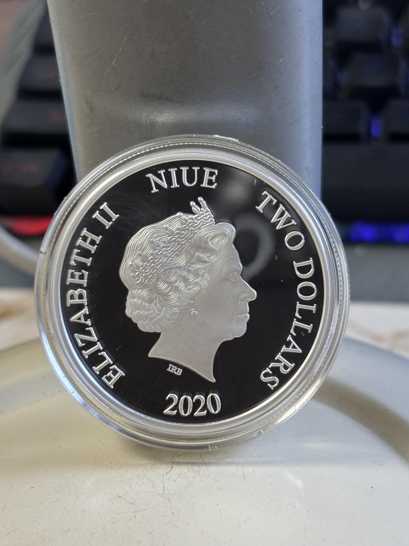 第195期拍卖 纽埃2020年小黄人中国生肖系列首枚鼠年1盎司银币，999银，发行3000枚