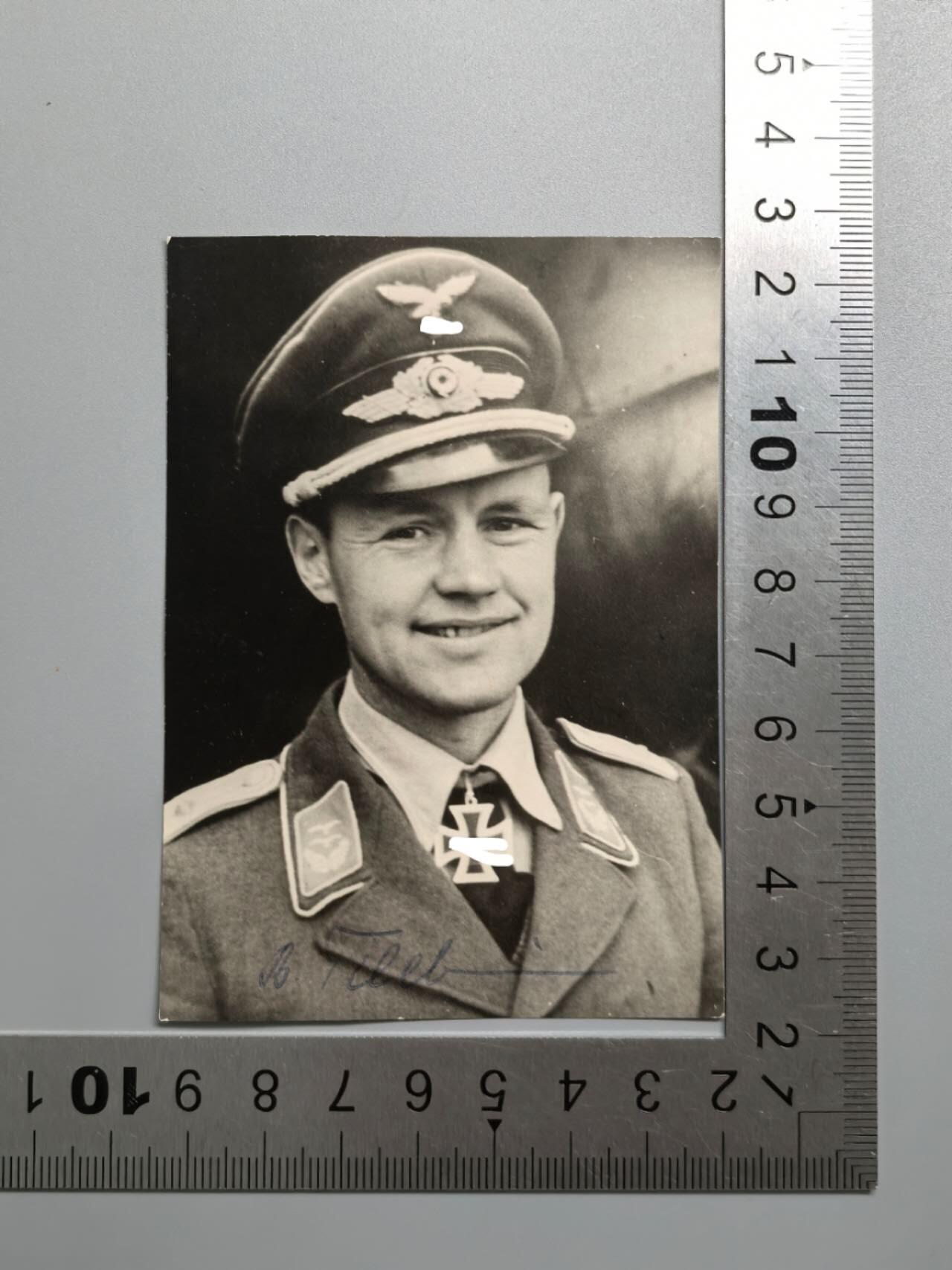 小驴勋章奖章收藏3月28日周六晚六点拍卖（珍爱和平，收藏战争，铭记历史，勿忘国耻，忠党爱国。有偿代拍，送拍规则在简介最后，参拍须阅读规则后再参拍，关系到运费包装发货时效真假辨别等关键信息，拍卖时不再发原图，看大图店主微信码在拍卖店铺介绍里） Bruno Tilebein战后原版爱克发相纸亲签