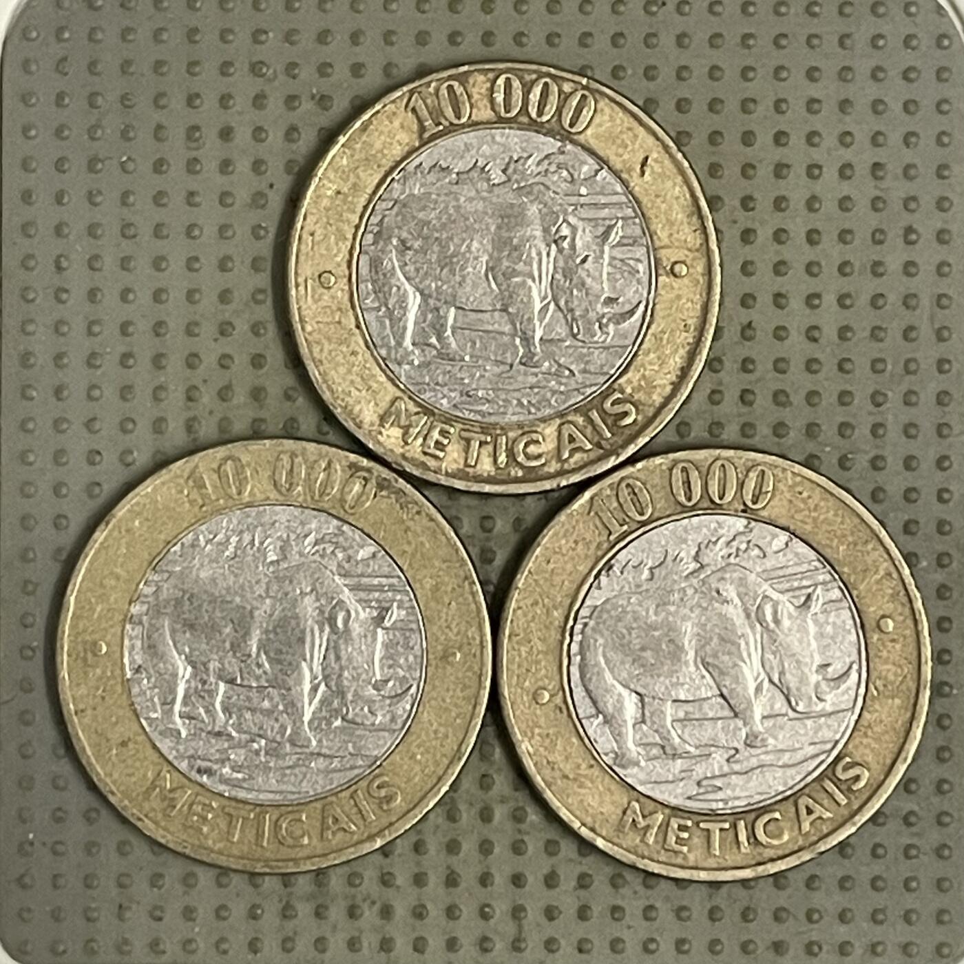 2026年第39场各国散币拍卖（总第189场） 莫桑比克2003年10000梅蒂卡尔3枚