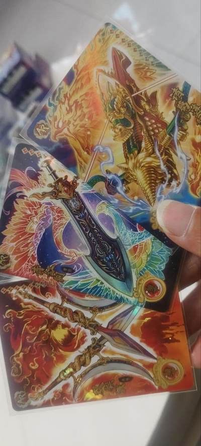 秋原瞳的小店第三十九期（老家的风，每次回去都能心灵得到治愈，吹起曾经童年那个最美好的回忆） - 卡游三国武器卡一组3张