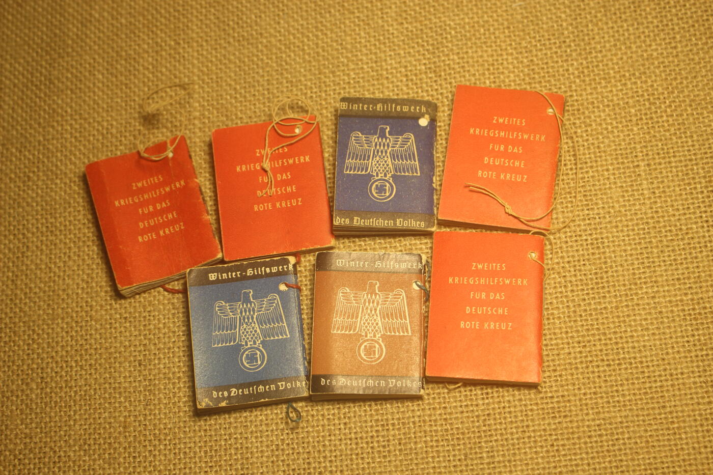 2026.4.2德系小拍卖 德三《元首》系列袖珍书，年代久远纸张略有痕迹，无破损 