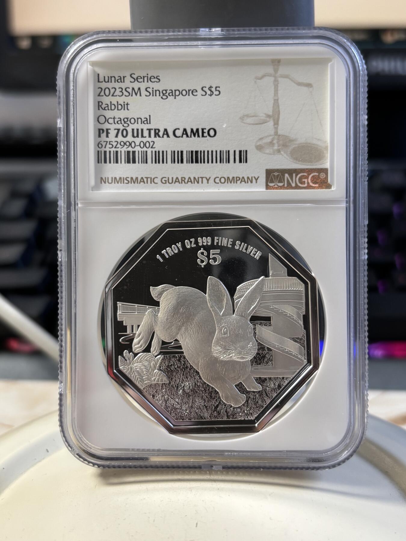第194期拍卖 新加坡2023年十二生肖兔年银币3枚套NGC-PF70，1盎司/1盎司/1/4盎司，999银，发行2000套，无盒证