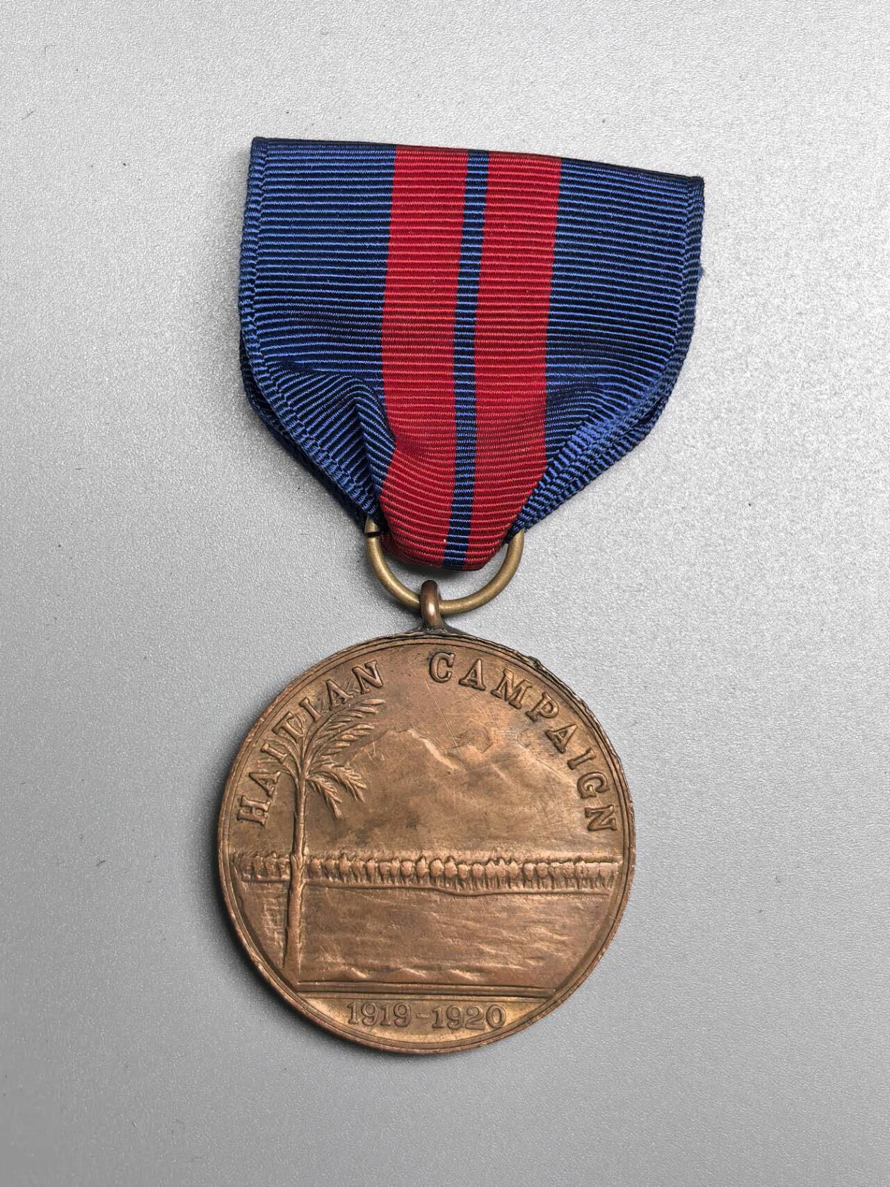 小驴勋章奖章收藏3月28日周六晚六点拍卖（珍爱和平，收藏战争，铭记历史，勿忘国耻，忠党爱国。有偿代拍，送拍规则在简介最后，参拍须阅读规则后再参拍，关系到运费包装发货时效真假辨别等关键信息，拍卖时不再发原图，看大图店主微信码在拍卖店铺介绍里） 美国1919-1920第二次海地战争奖章 海军陆战队版，请自行判断