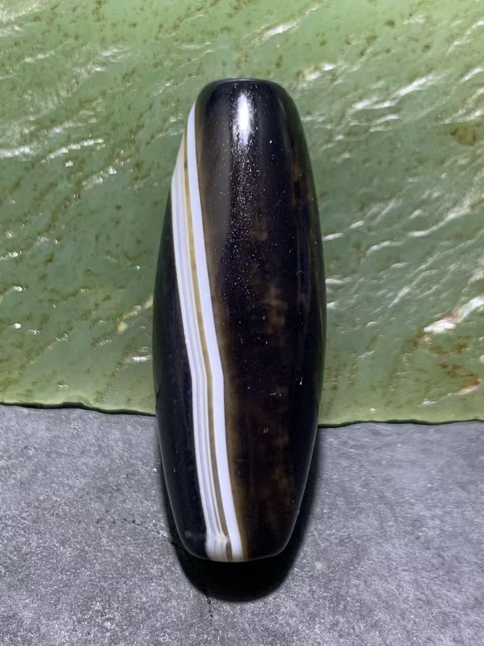 精美罕见一眼靠山图案药师玛瑙随形桶珠一个