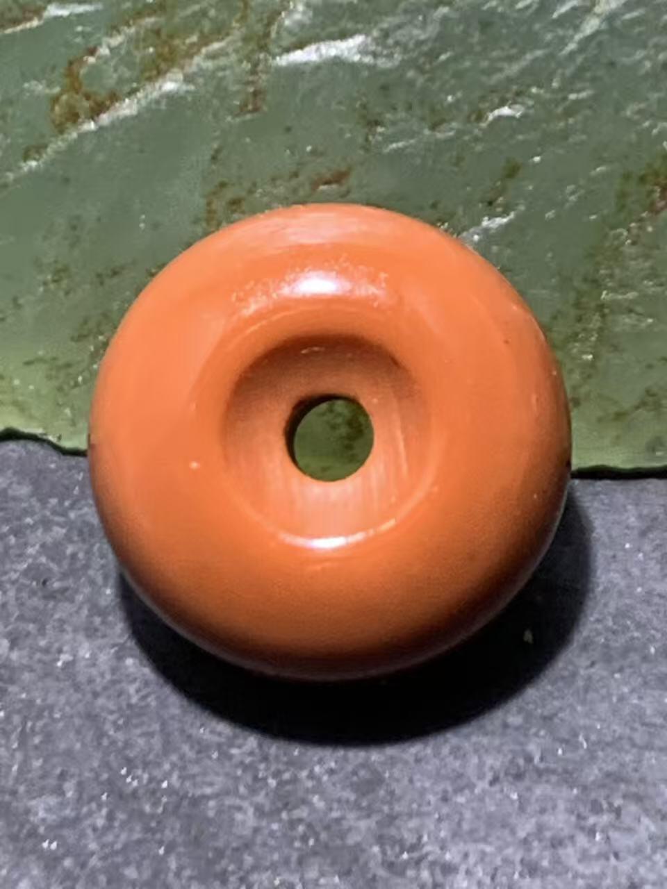 精美南红玛瑙柿子红面包圈小平安扣一个，