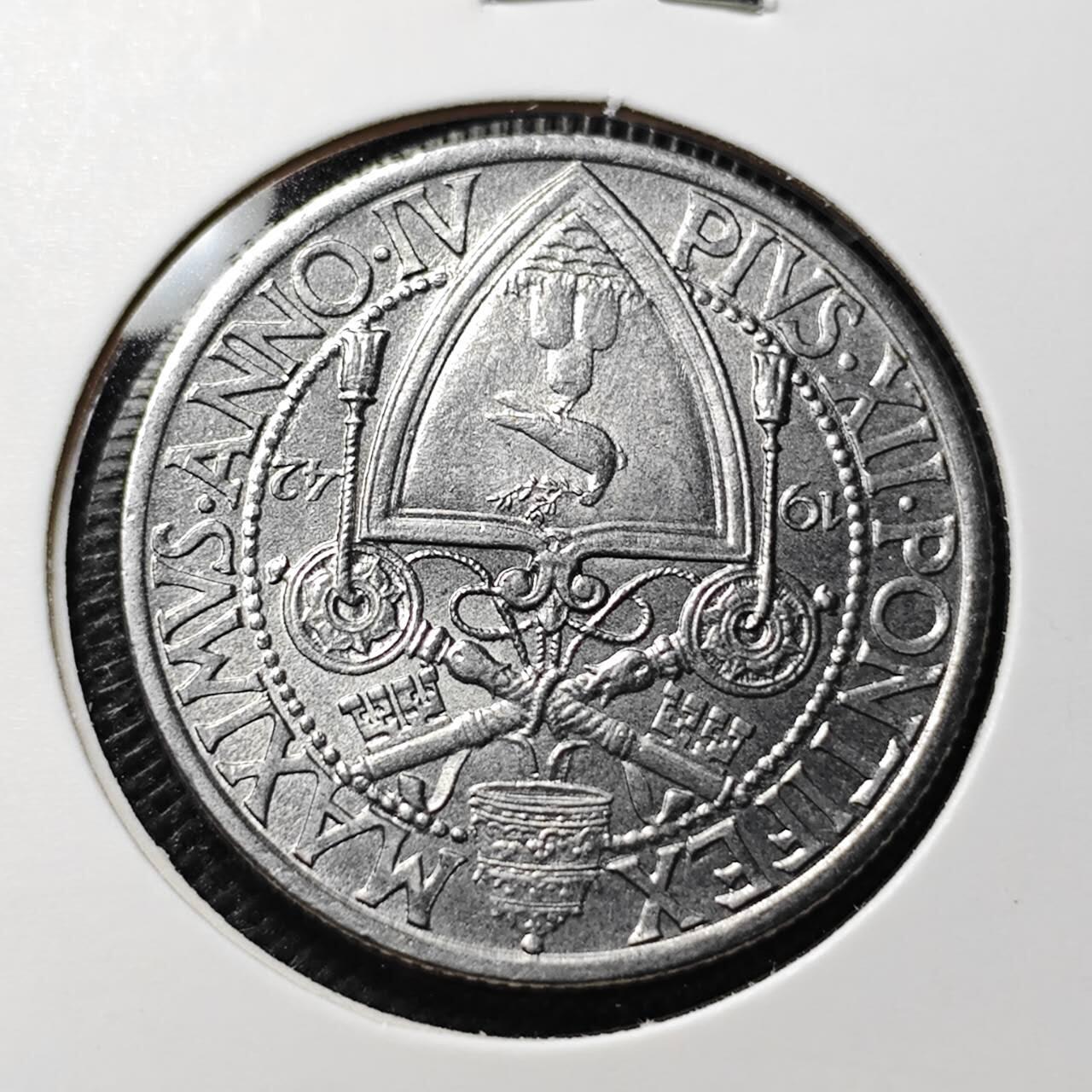 KK钱币收藏小铺  第409期 2月预留时间 周末发货  1942梵蒂冈1里拉 好品