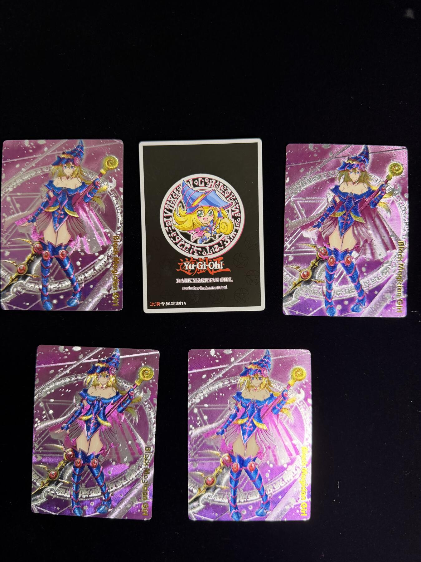 奇点卡牌限时专场无佣金 亲签 限编 所有卡牌独家赞助 部分卡牌支持多宫 流拍商品会循环上架 禁止小号扛价 拒绝套路 部分卡牌设有底价 大家放心拍！祝各位卡牌大佬名流身体健康！ 奇点卡牌 黑魔女粗闪X5