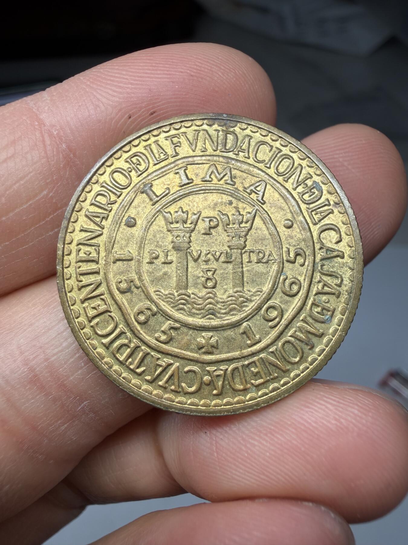 2026年集古藏今外币拍卖第三期-第9场—（总第319拍），可以寄存60天，满160元包邮。  秘鲁利马造币厂300周1金索尔（1 Sol de Oro，1965）