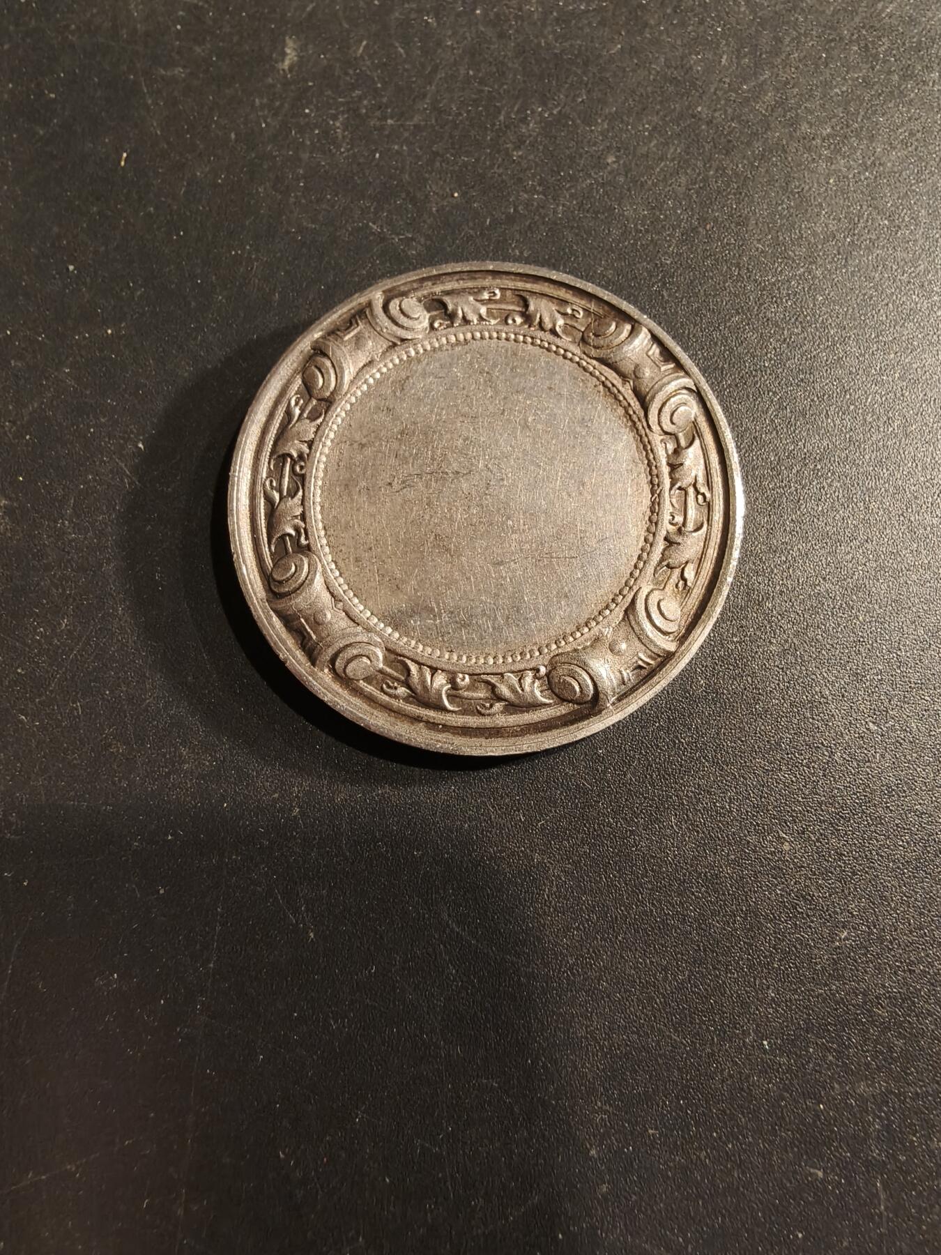 老王徽章第190期 法国婚礼大银章    950银    直径30mm     重量13.9g