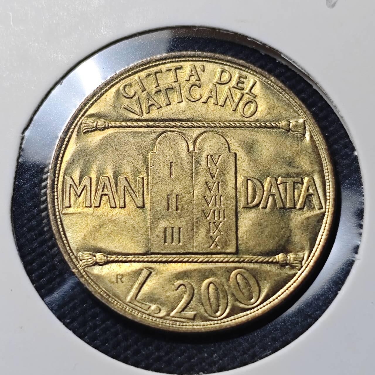 KK钱币收藏小铺  第409期 2月预留时间 周末发货  梵蒂冈200里拉 好品