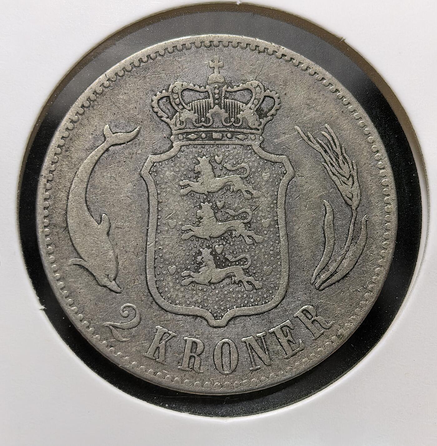 外国优质老铜币银币苏联纪念章，每周六晚九点倒数截拍，满百包邮可寄存，持续收拍 丹麦1875年克里斯蒂安九世 2 克朗银币，百年历史银质保真，经典王室肖像与盾徽设计，海豚与麦穗元素寓意富足，收藏与历史价值兼具。