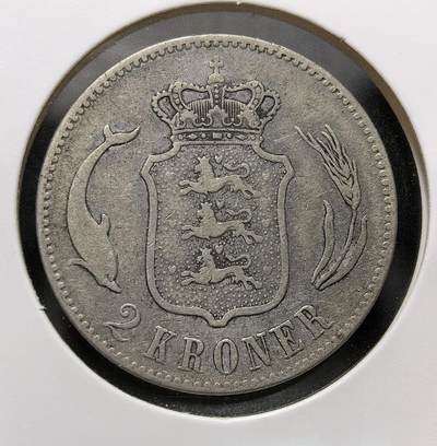 外国优质老铜币银币苏联纪念章，每周六晚九点倒数截拍，满百包邮可寄存，持续收拍 - 丹麦1875年克里斯蒂安九世 2 克朗银币，百年历史银质保真，经典王室肖像与盾徽设计，海豚与麦穗元素寓意富足，收藏与历史价值兼具。