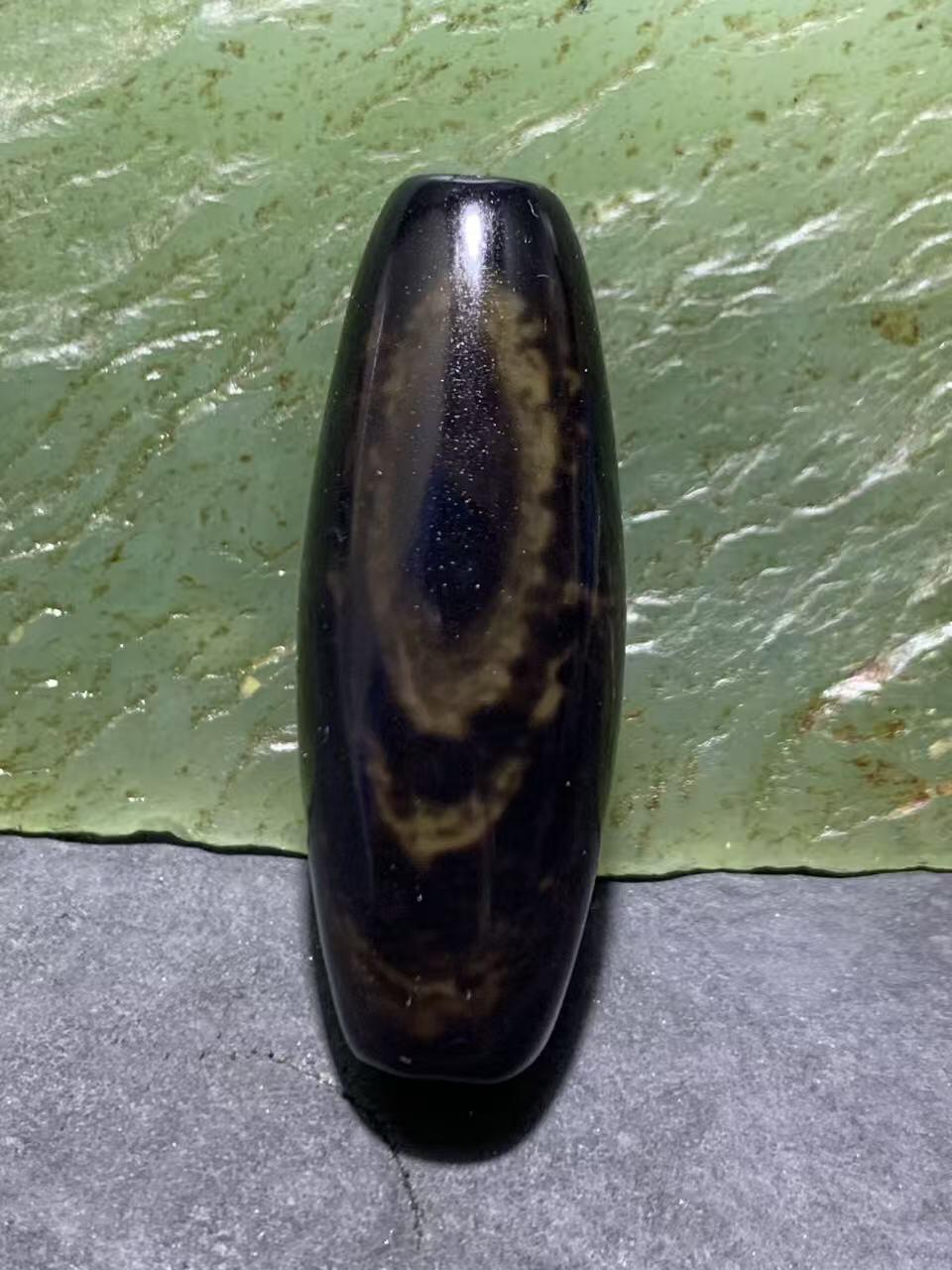 精美罕见一眼靠山图案药师玛瑙随形桶珠一个