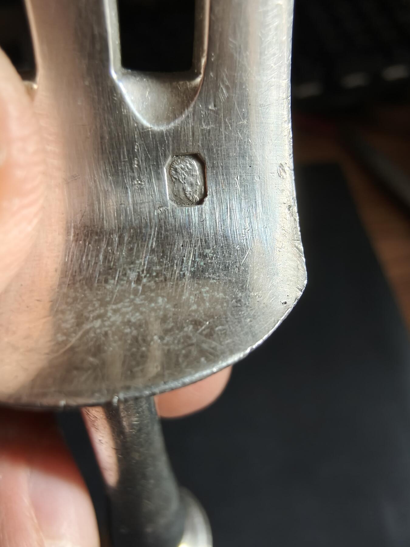 老王徽章第190期 法国银叉子    密涅瓦1级银标    950银     长度30mm    重量219.3g