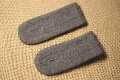 2026.4.2德系小拍卖 - 德三士兵至士官作战服软肩，原野灰色毛呢材质，库存品相