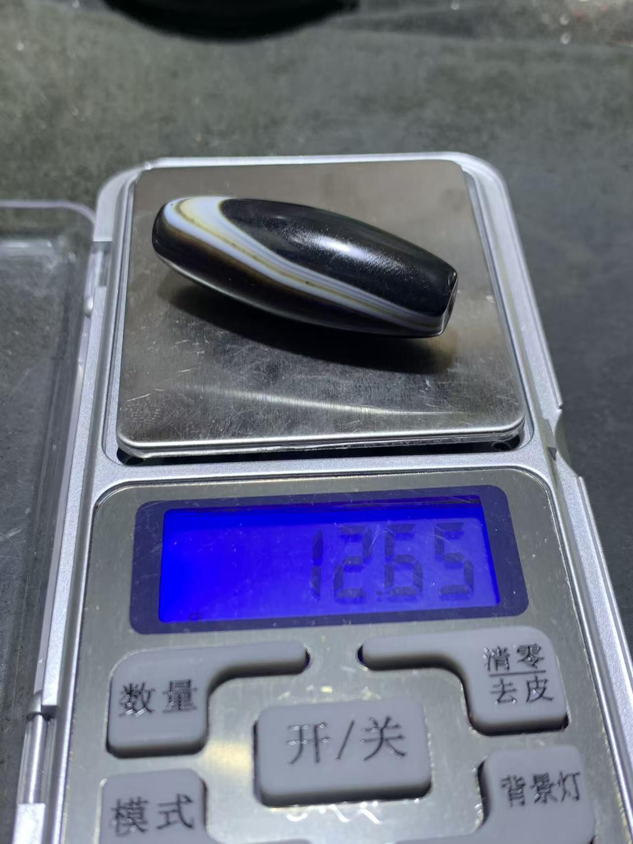 精美罕见一眼靠山图案药师玛瑙随形桶珠一个