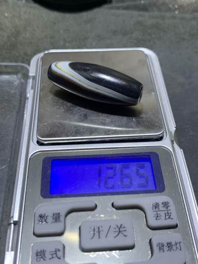 精美罕见一眼靠山图案药师玛瑙随形桶珠一个 - 精美罕见一眼靠山图案药师玛瑙随形桶珠一个