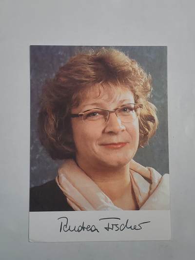 韵星假日军品类拍卖第49期 -- Rimey Holidays Militaria Auction 49 - 联邦德国前卫生部长Andrea Fischer（少见绿党部长）亲签签名照一张