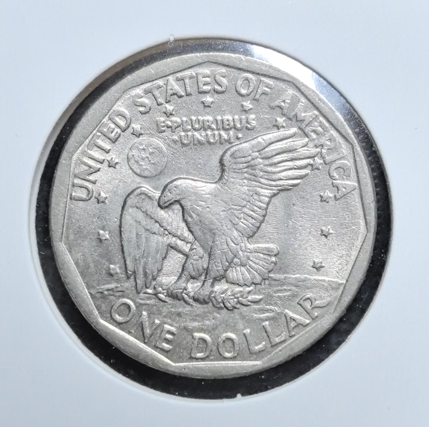 外国优质老铜币银币苏联纪念章，每周六晚九点倒数截拍，满百包邮可寄存，持续收拍 美国苏珊・安东尼1979年1 美元，独特十一边形形制，正面为女权领袖安东尼像，背面是白头海雕国徽，是美国首枚女性形象流通币，兼具历史与收藏价值。