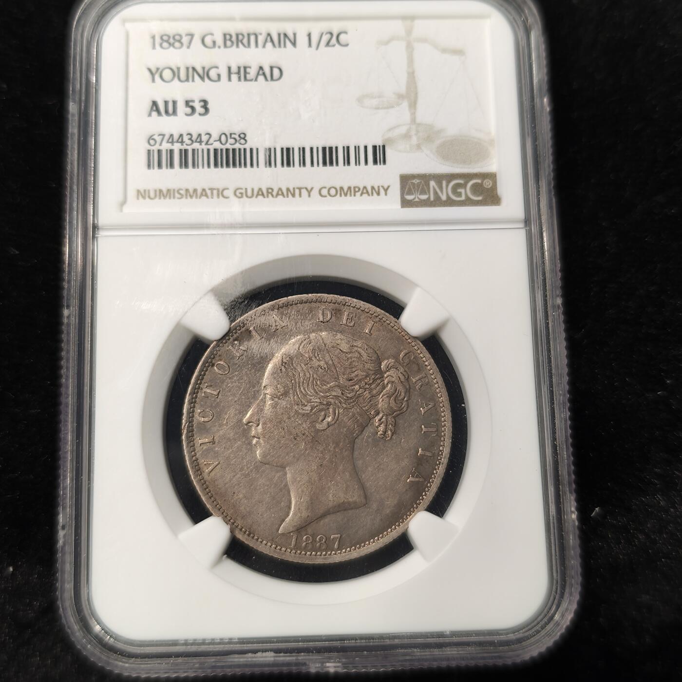 Krab外币市集Vol.28 NGC AU53 英国1887年维多利亚young head 1/2克朗 发行量261700枚 keydate
