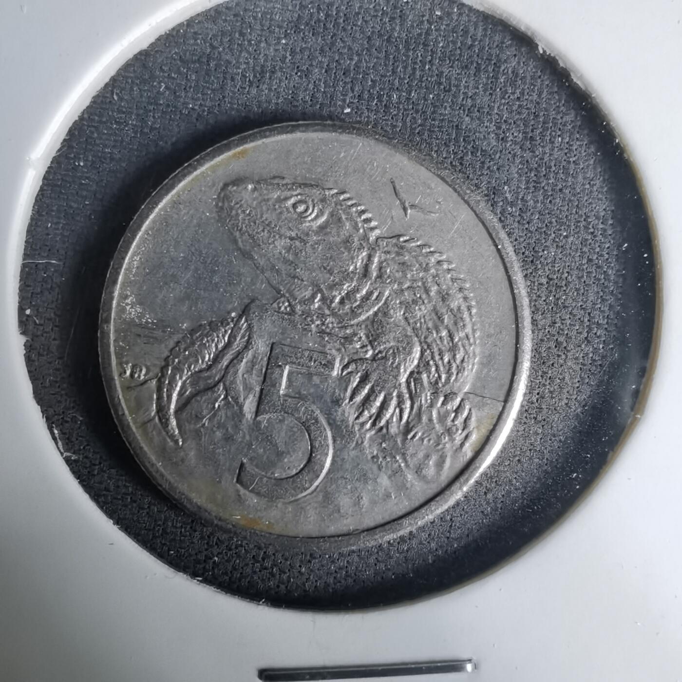 沼泽如烟--第1035场 新西兰1985年五分浅雕版