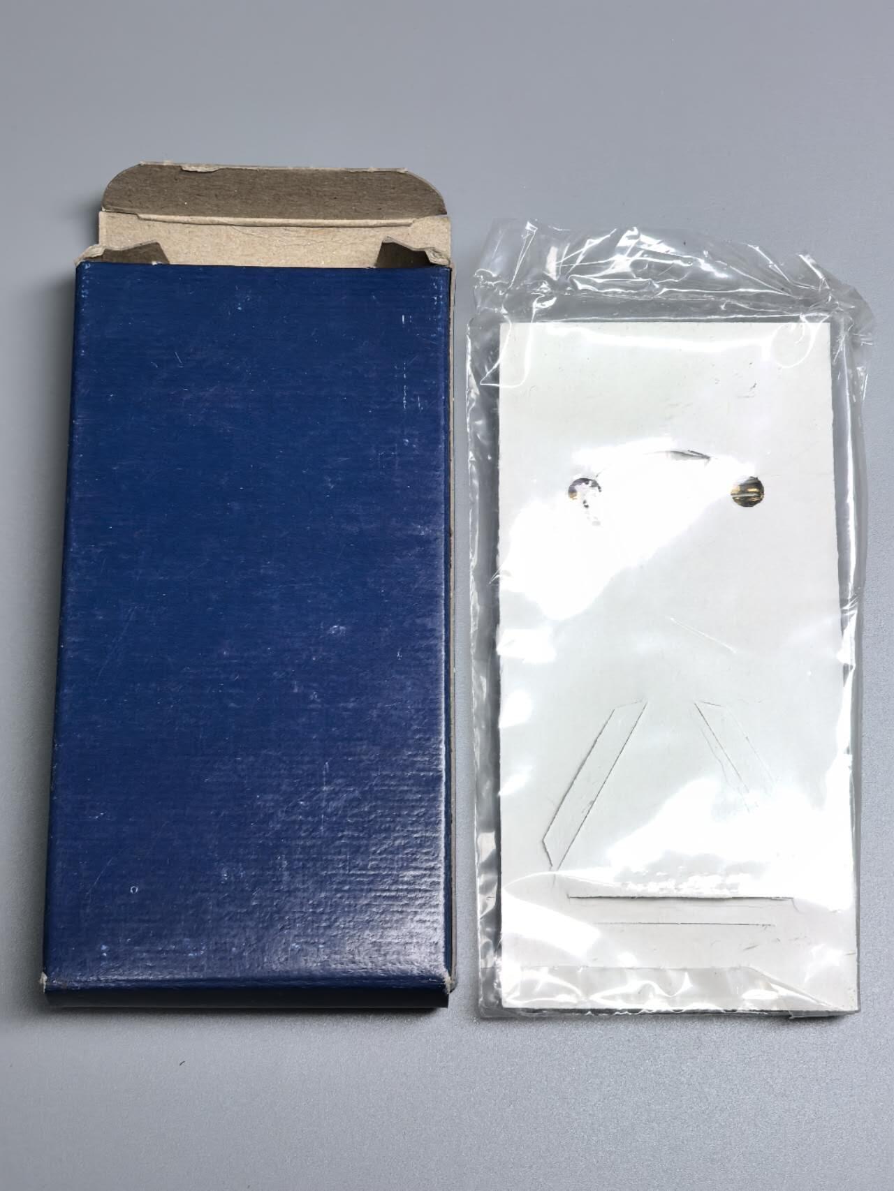 小驴勋章奖章收藏3月28日周六晚六点拍卖（珍爱和平，收藏战争，铭记历史，勿忘国耻，忠党爱国。有偿代拍，送拍规则在简介最后，参拍须阅读规则后再参拍，关系到运费包装发货时效真假辨别等关键信息，拍卖时不再发原图，看大图店主微信码在拍卖店铺介绍里） 美国武装力量人道主义服务奖章，库存