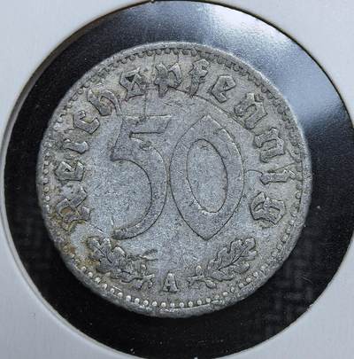 外国优质老铜币银币苏联纪念章，每周六晚九点倒数截拍，满百包邮可寄存，持续收拍 - 德国第三帝国1935年50帝国芬尼A 版，正面为帝国鹰徽与年份，背面是面值 50 与橡叶纹饰，是魏玛至第三帝国时期的流通实物，历史印记清晰，收藏价值突出。