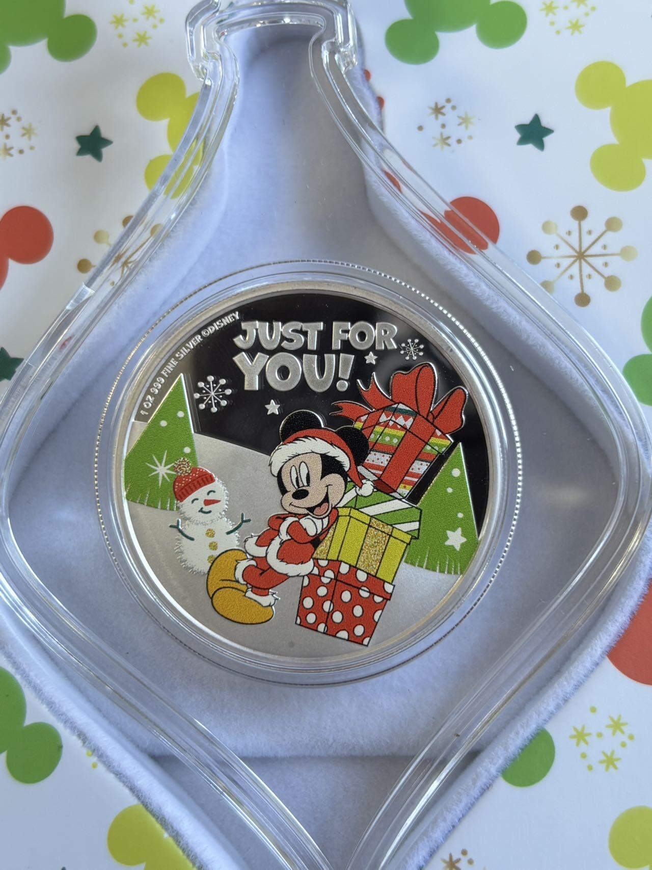 第195期拍卖 纽埃2021年迪士尼系列米奇欢度圣诞节1盎司彩银币，999银，发行2021枚