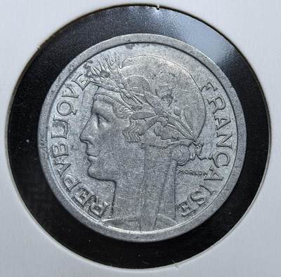 外国优质老铜币银币苏联纪念章，每周六晚九点倒数截拍，满百包邮可寄存，持续收拍 - 法国1944年1法郎，正面玛丽安娜麦穗冠头像，背面镌刻 “自由・平等・博爱” 与丰饶角纹饰，是二战后期法国解放时期的历史见证，币面清晰，极具收藏价值。