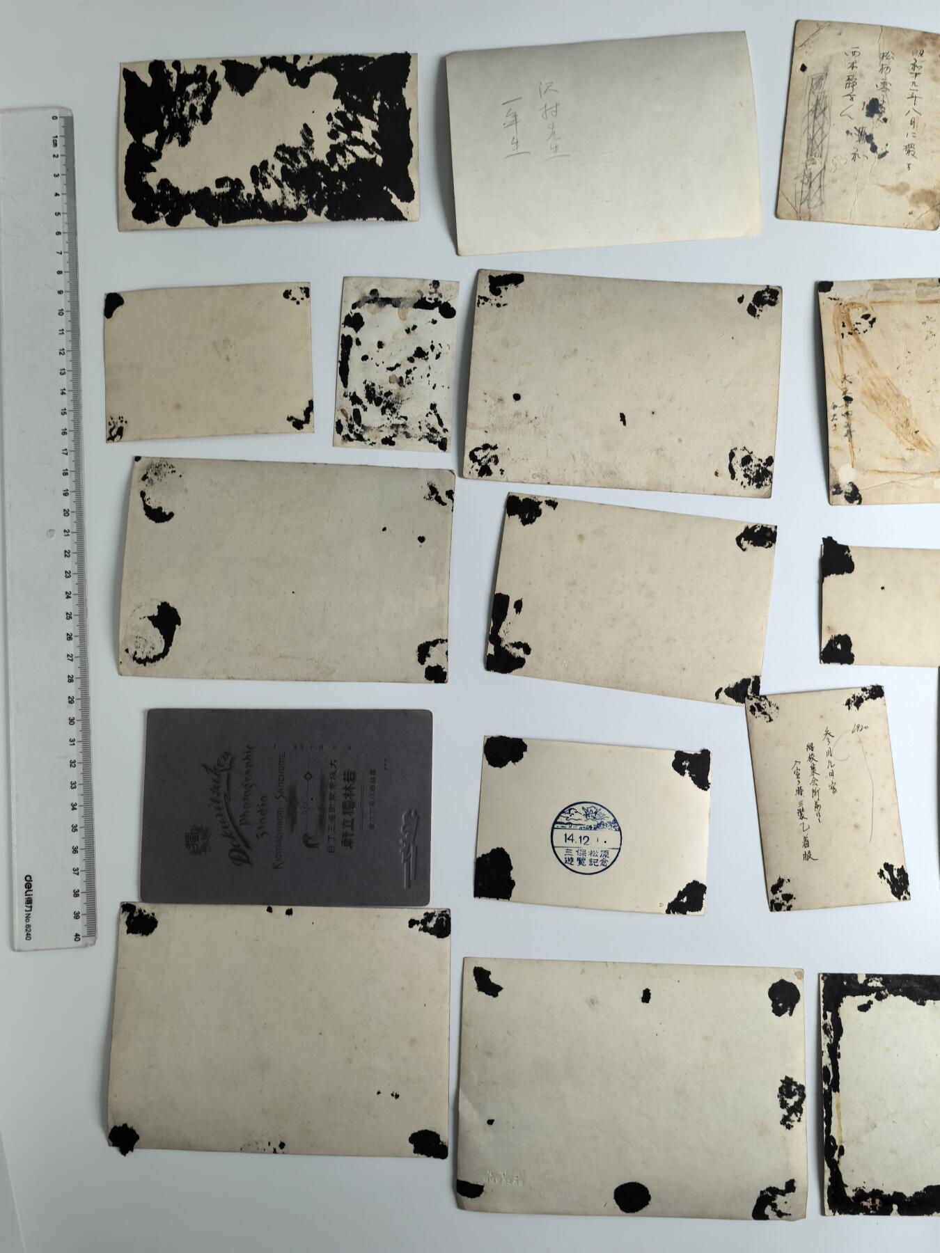 小驴勋章奖章收藏3月28日周六晚六点拍卖（珍爱和平，收藏战争，铭记历史，勿忘国耻，忠党爱国。有偿代拍，送拍规则在简介最后，参拍须阅读规则后再参拍，关系到运费包装发货时效真假辨别等关键信息，拍卖时不再发原图，看大图店主微信码在拍卖店铺介绍里）