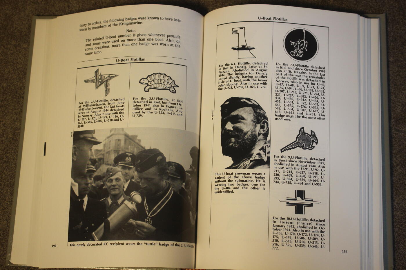 2026.4.2德系小拍卖 德三军帽大全，两册合计约650页，详细介绍了各种式样以及工艺细节等，封面轻微痕迹，内页完好