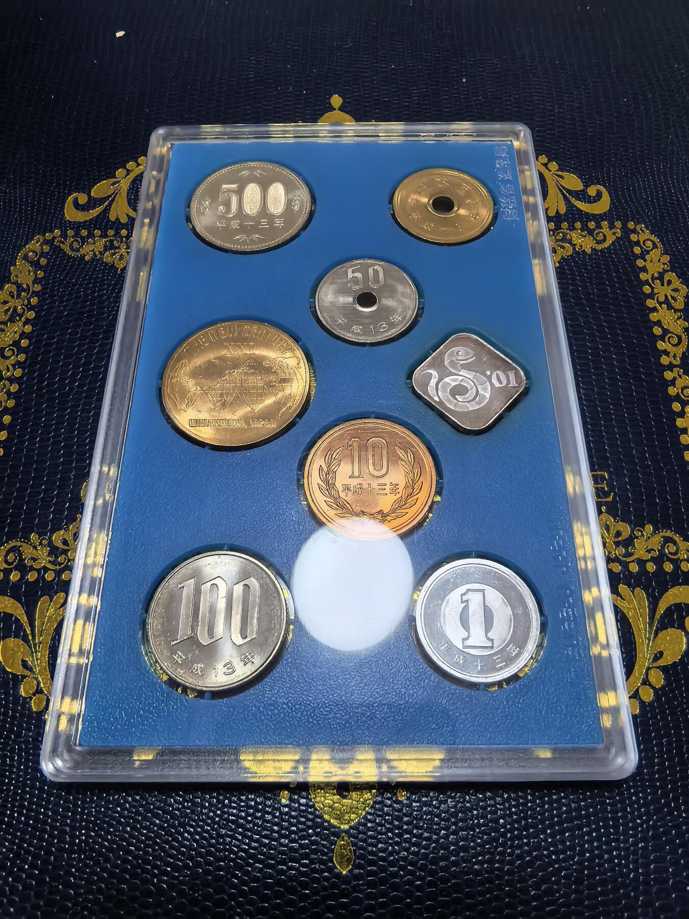 长老汇马年精选第十三场拍卖 2001日本国际货币展6枚套装，含1枚圆形铜章和1枚菱形银章